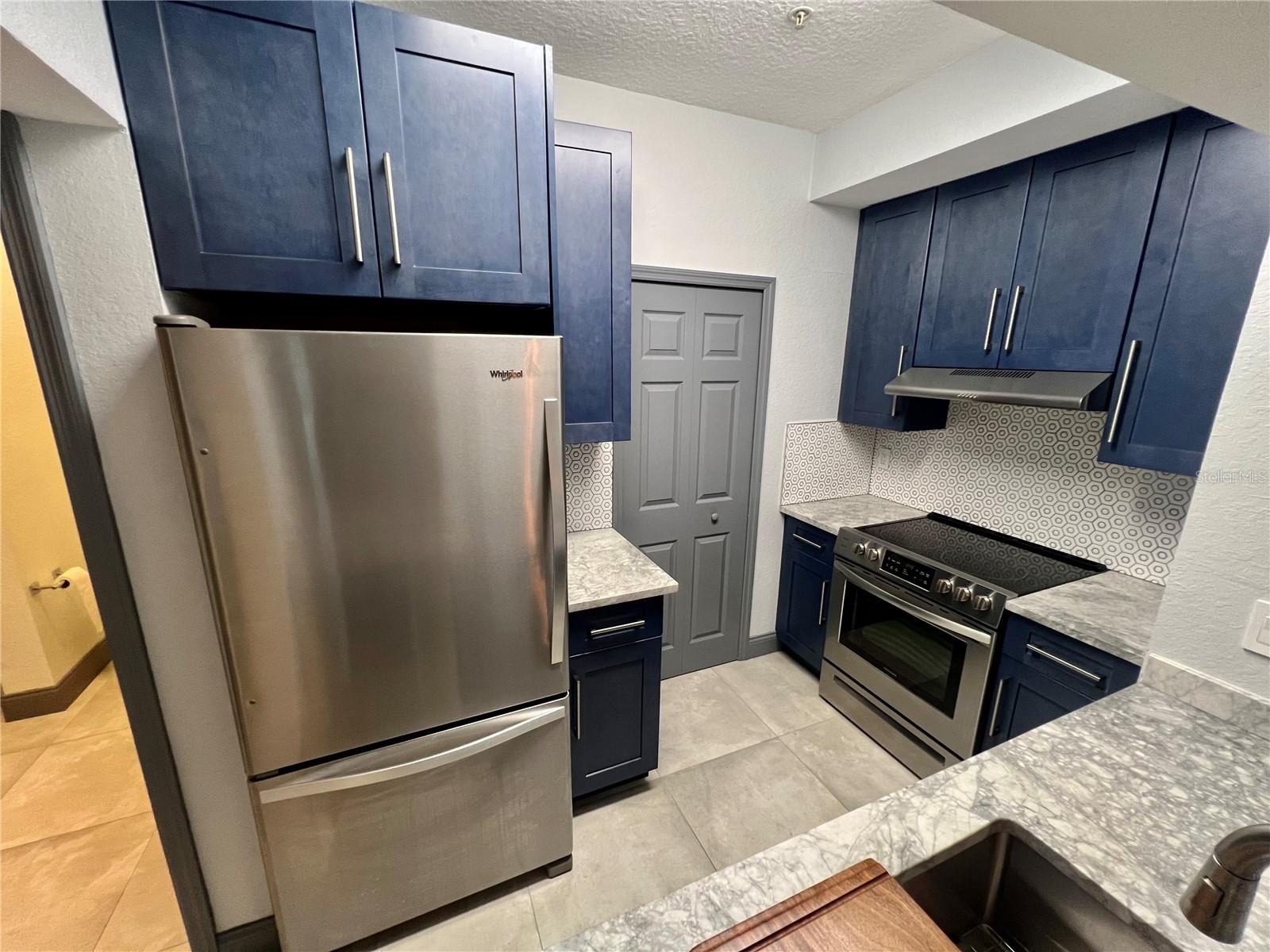 CHARLES TOWNE/PK CENTRAL CONDO - Residential Lease