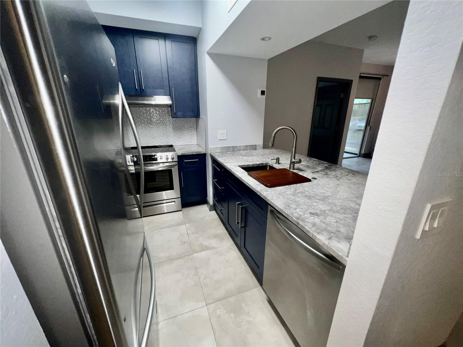 CHARLES TOWNE/PK CENTRAL CONDO - Residential Lease