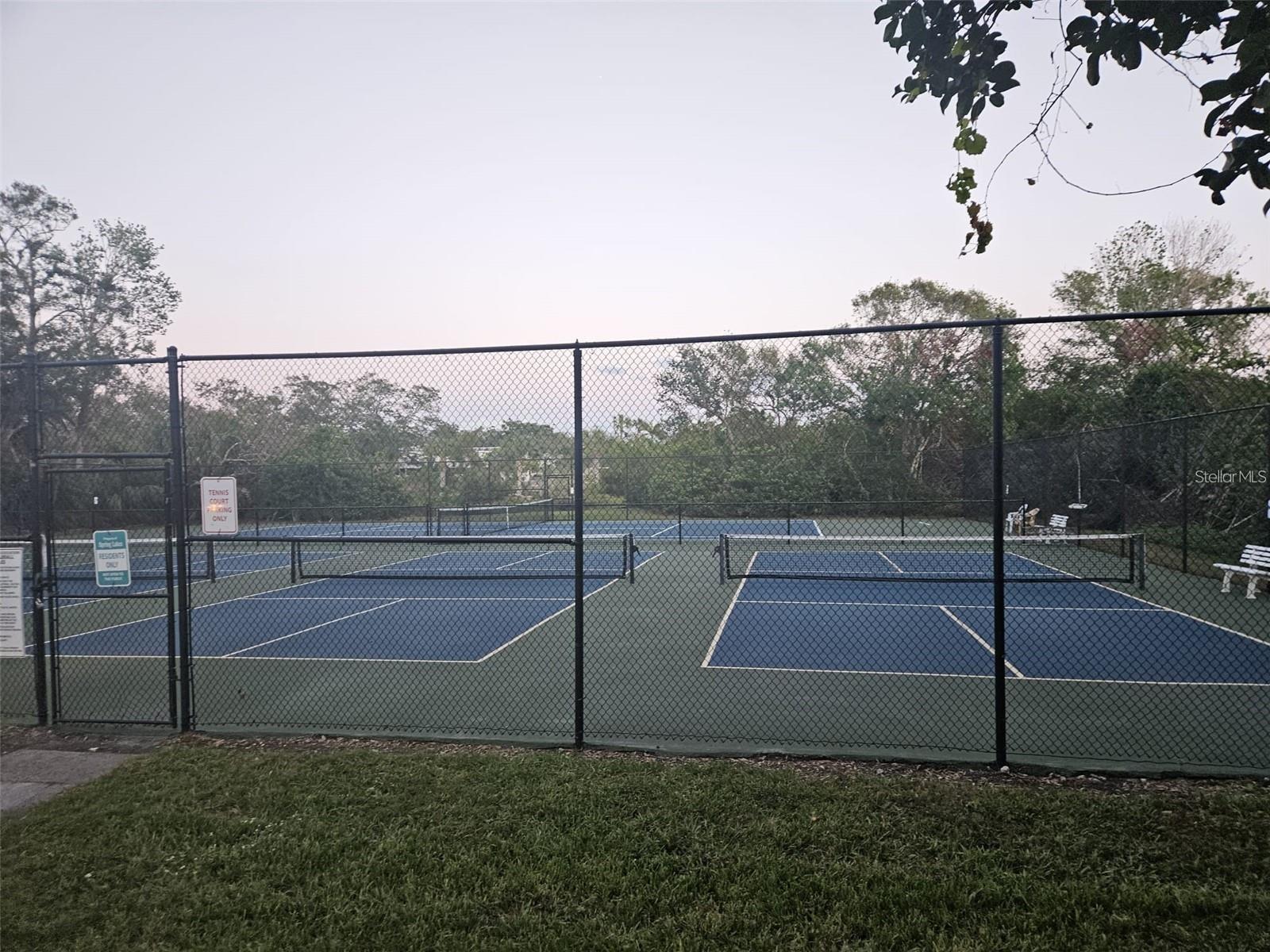 SPRING LAKES - Residential