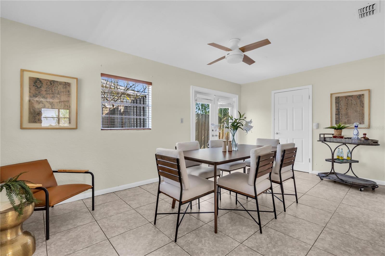 WHITES LAKE - Residential