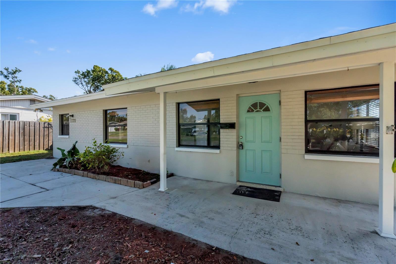 WHITES LAKE - Residential