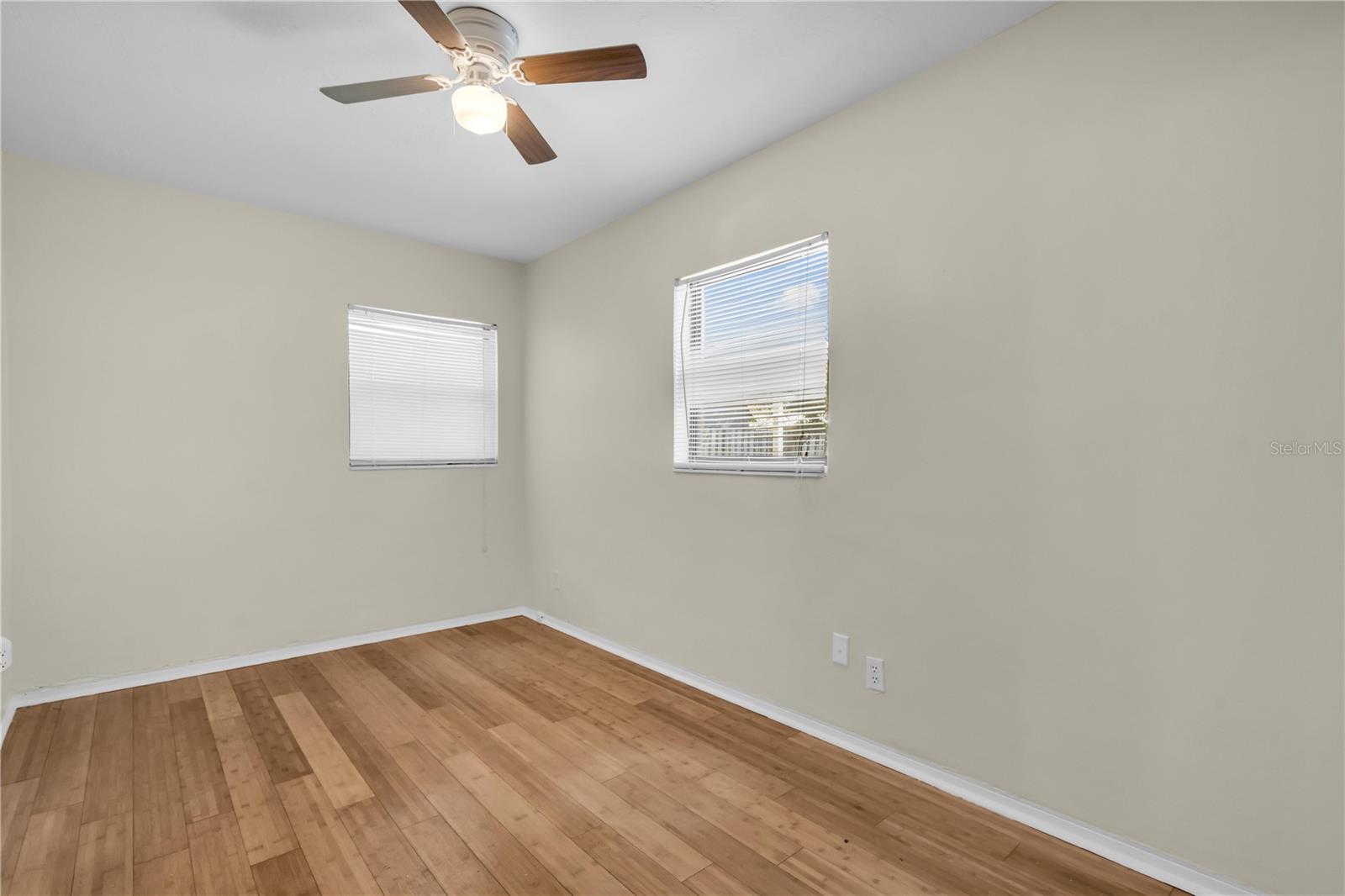 WHITES LAKE - Residential