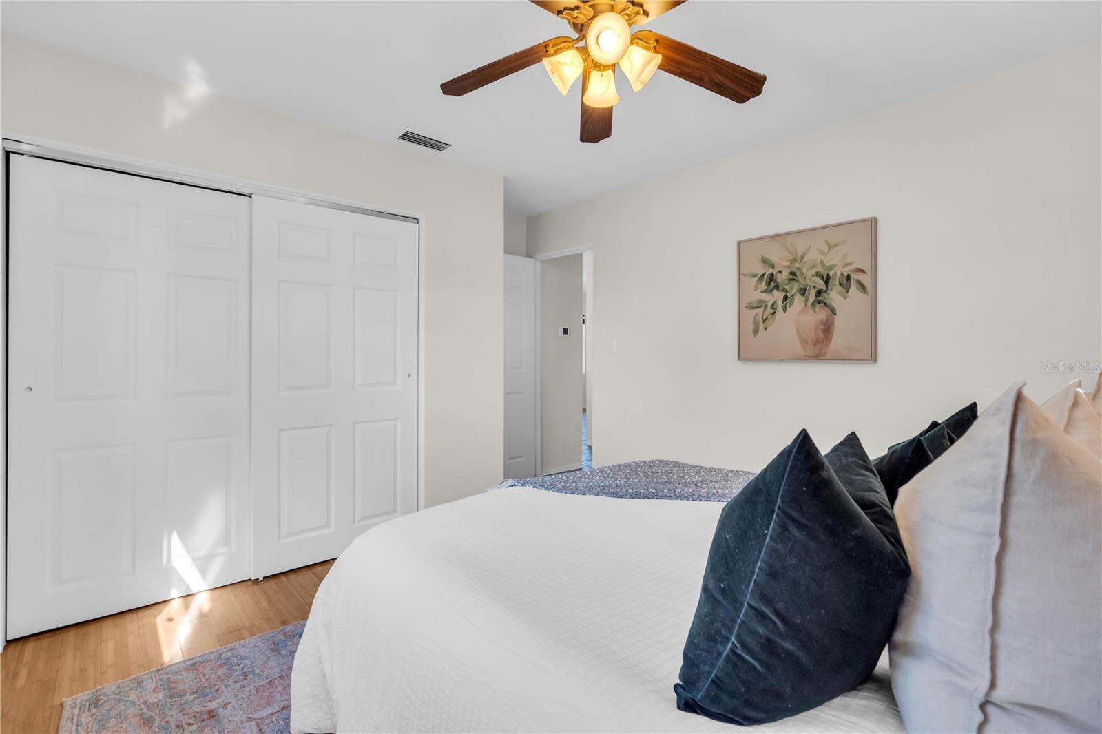 WHITES LAKE - Residential