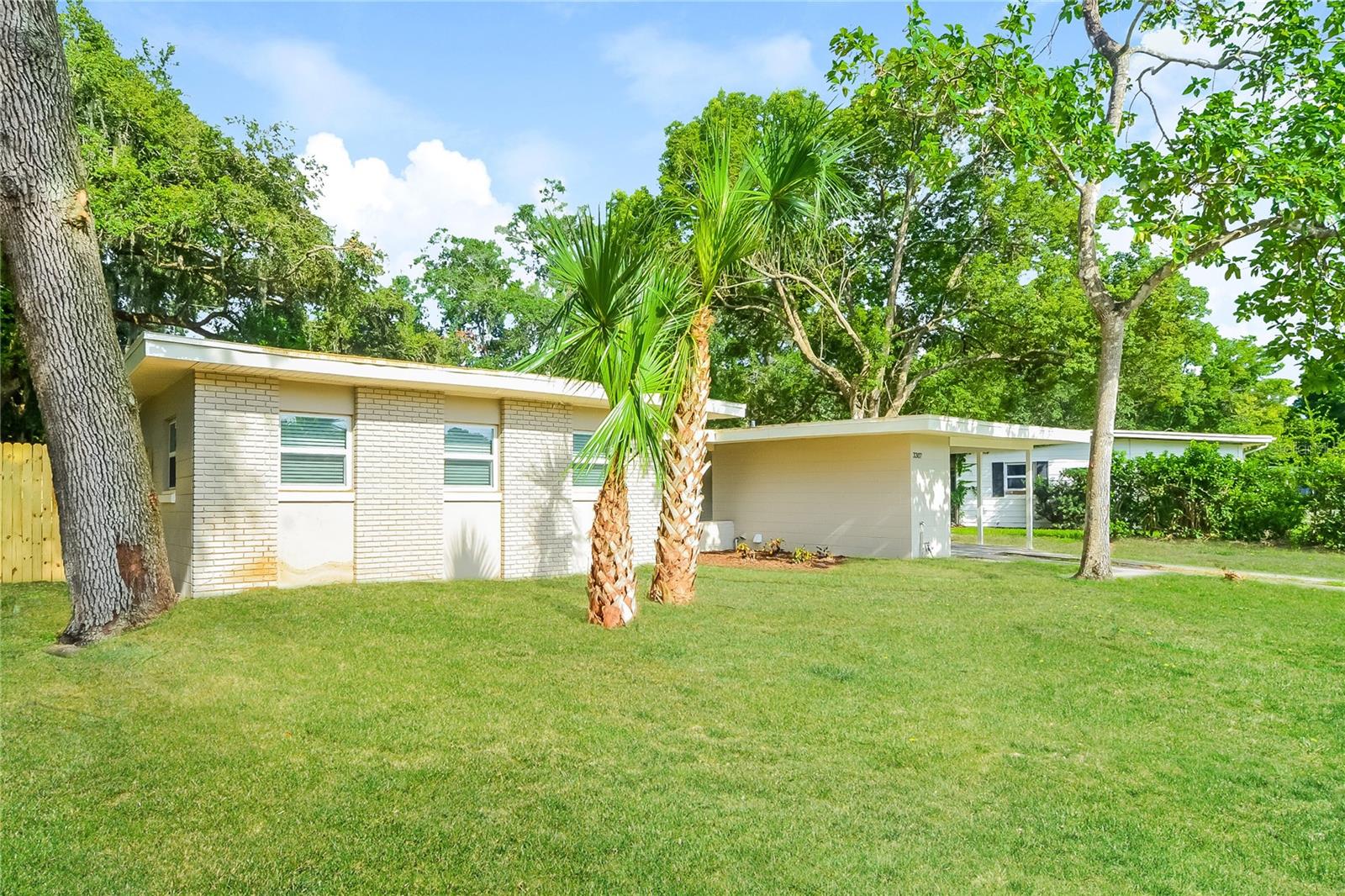 SOUTH PINECREST 3RD ADD - Residential Lease