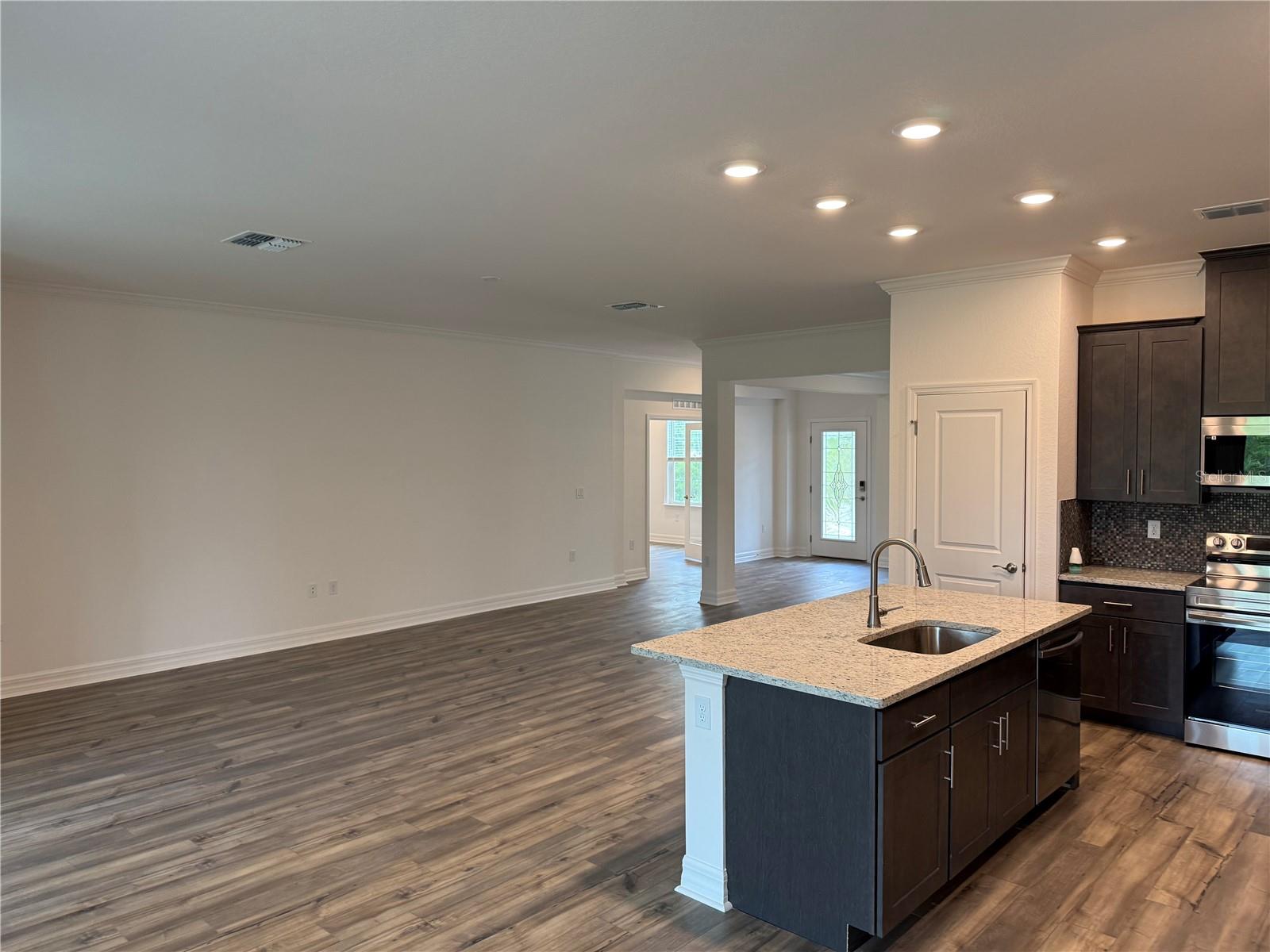 6179 NOTRE DAME TERRACE