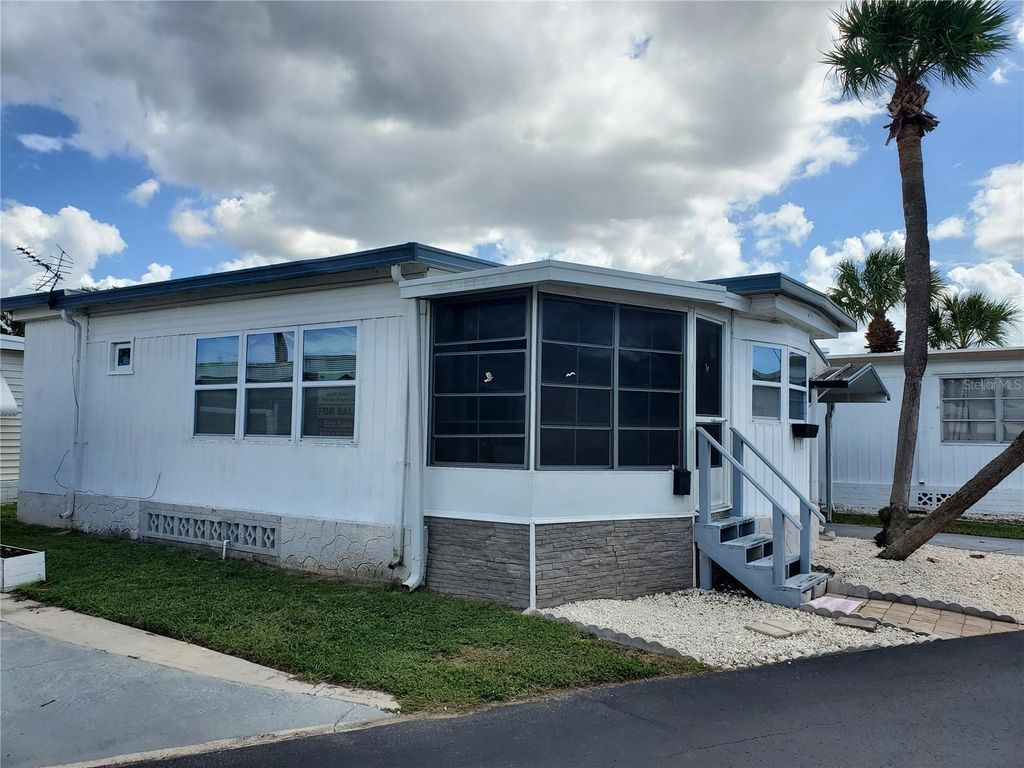 Photo of 4851 W Gandy Boulevard #B4L7, Tampa, FL 33611 (MLS # TB8436114)