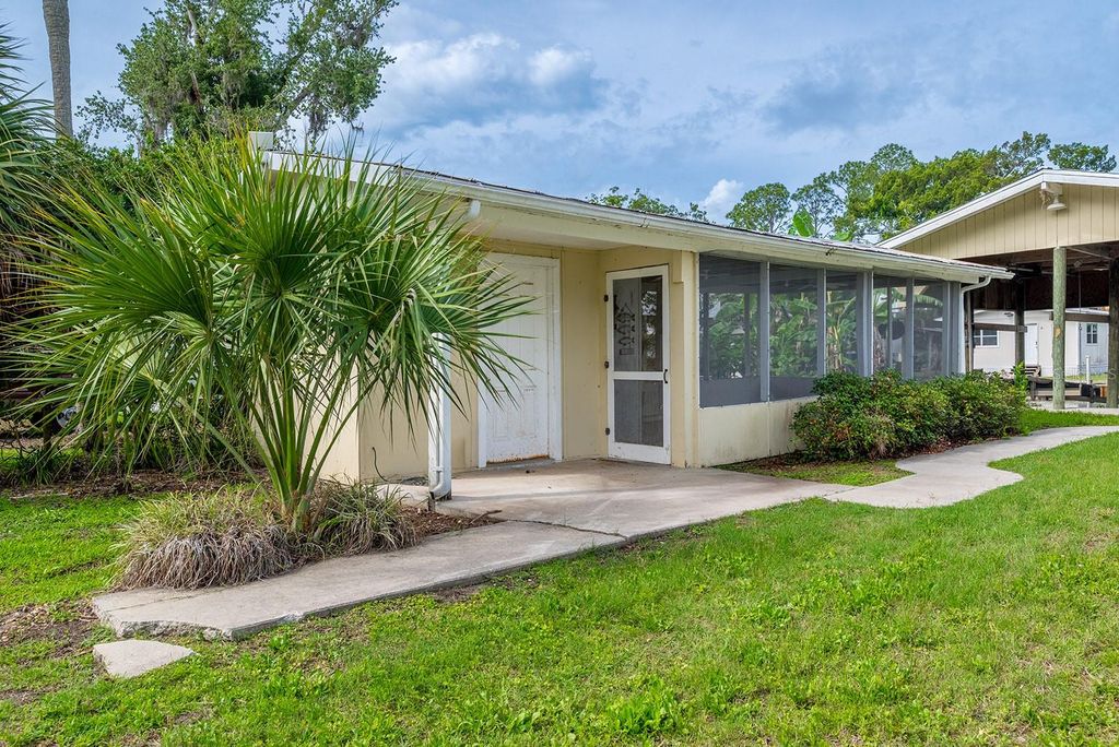 Photo of 192 SE 241st Street, Suwannee, FL 32692 (MLS # GC540810)