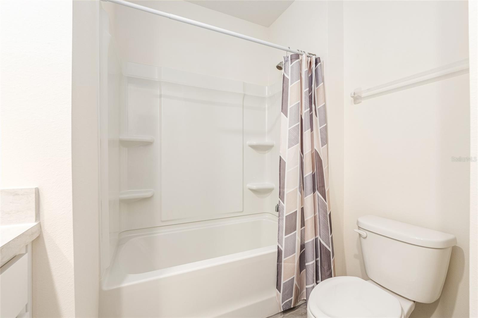 LAKE DIAMOND NORTH - Residential