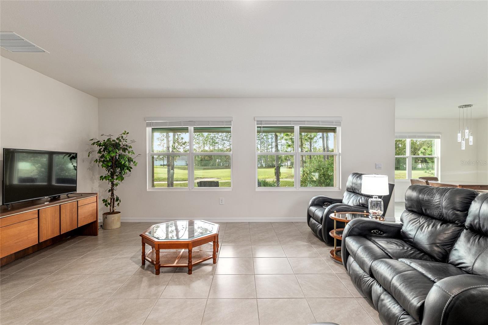 LAKE DIAMOND NORTH - Residential