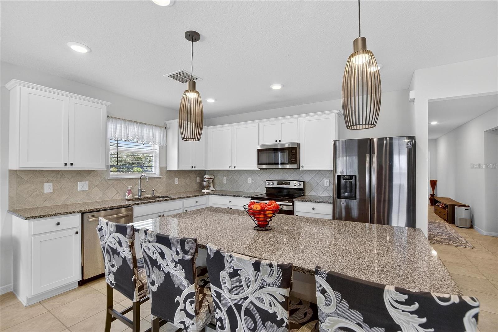 901 GOLDEN SHINER AVENUE