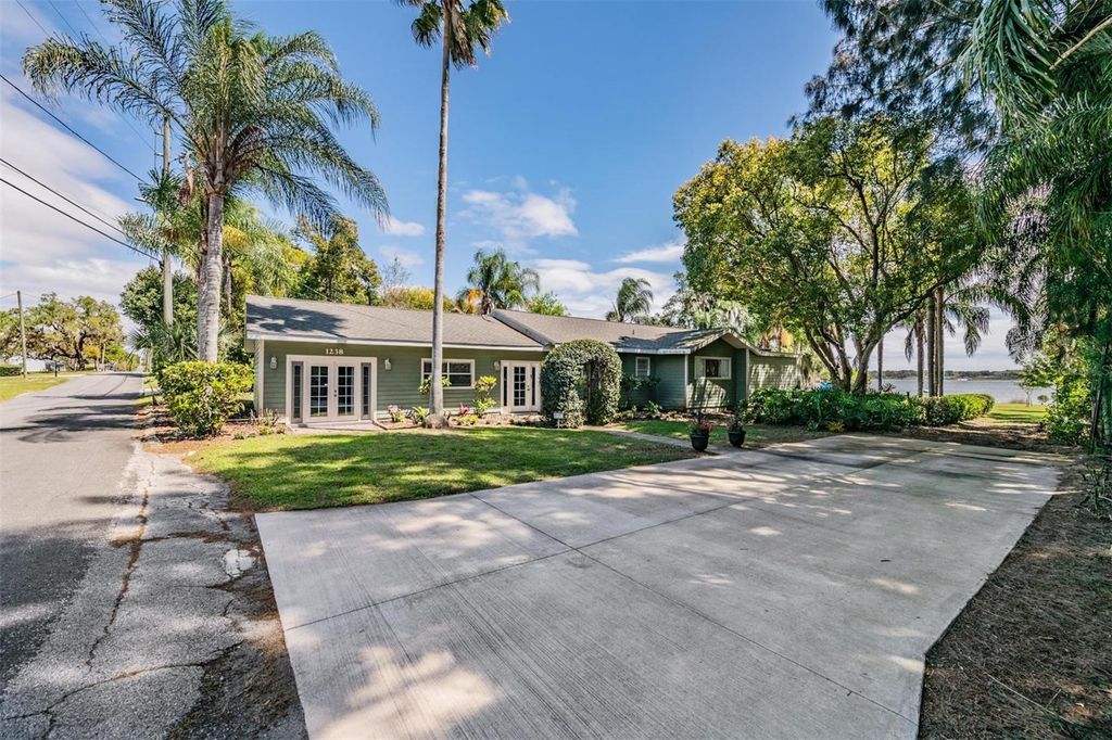 Photo of 1238 S Highland Park Drive, Lake Wales, FL 33898 (MLS # TB8495151)