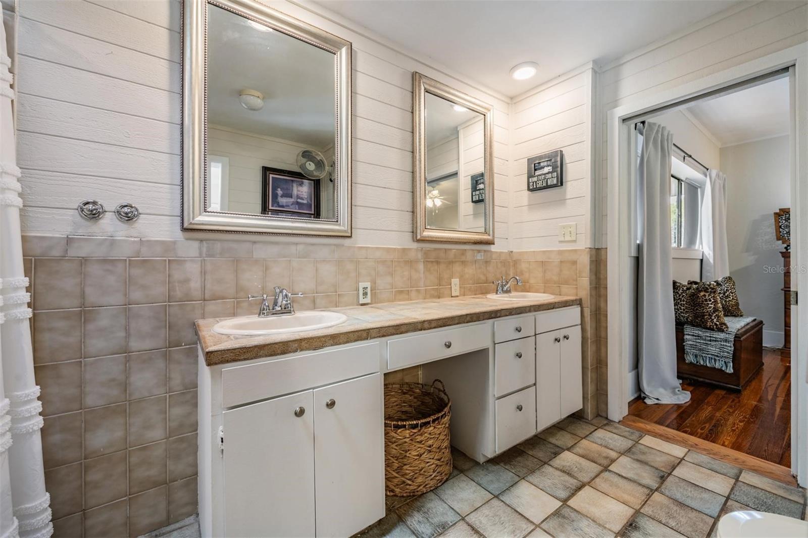 HIGHLAND PARK SUB - Residential