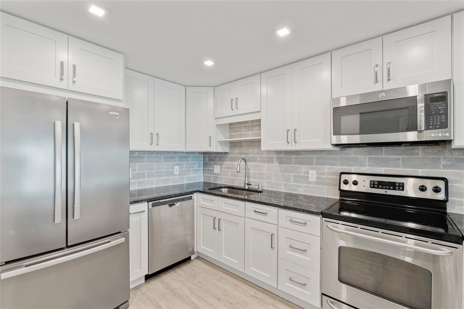 51 ISLAND WAY 411