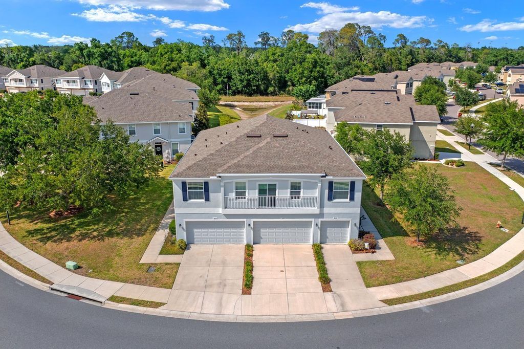 Photo of 824 Ashentree Drive, Plant City, FL 33563 (MLS # TB8502471)