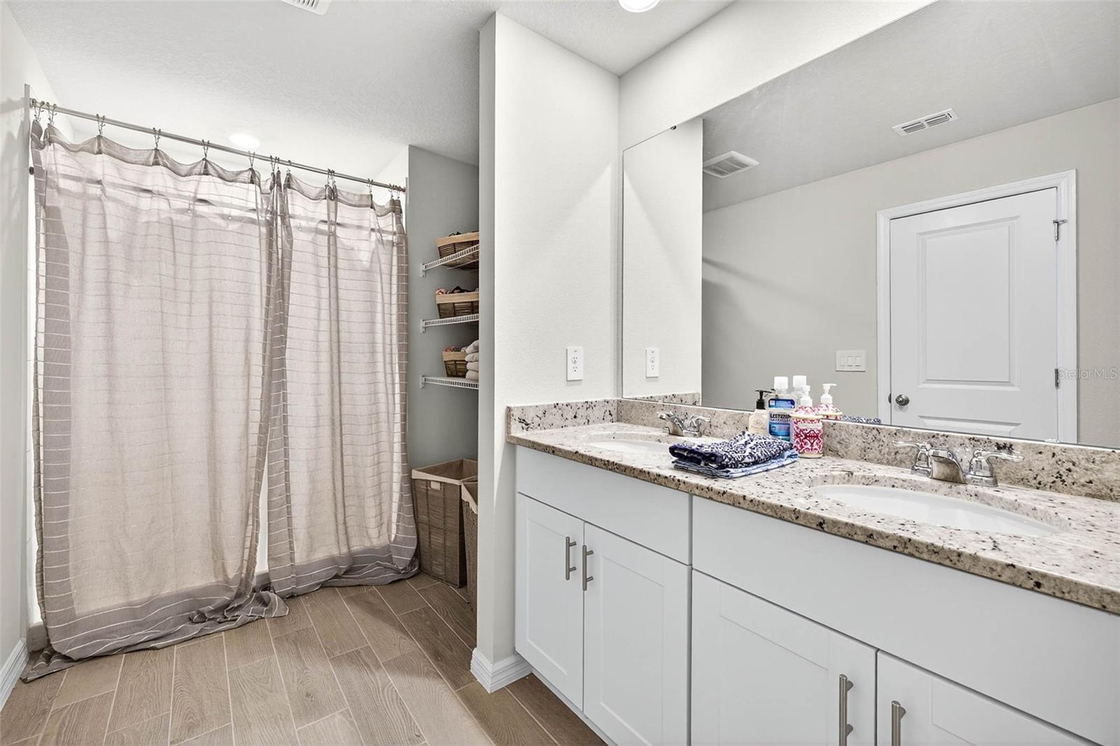 TOWNS/WATERGRASS - Residential