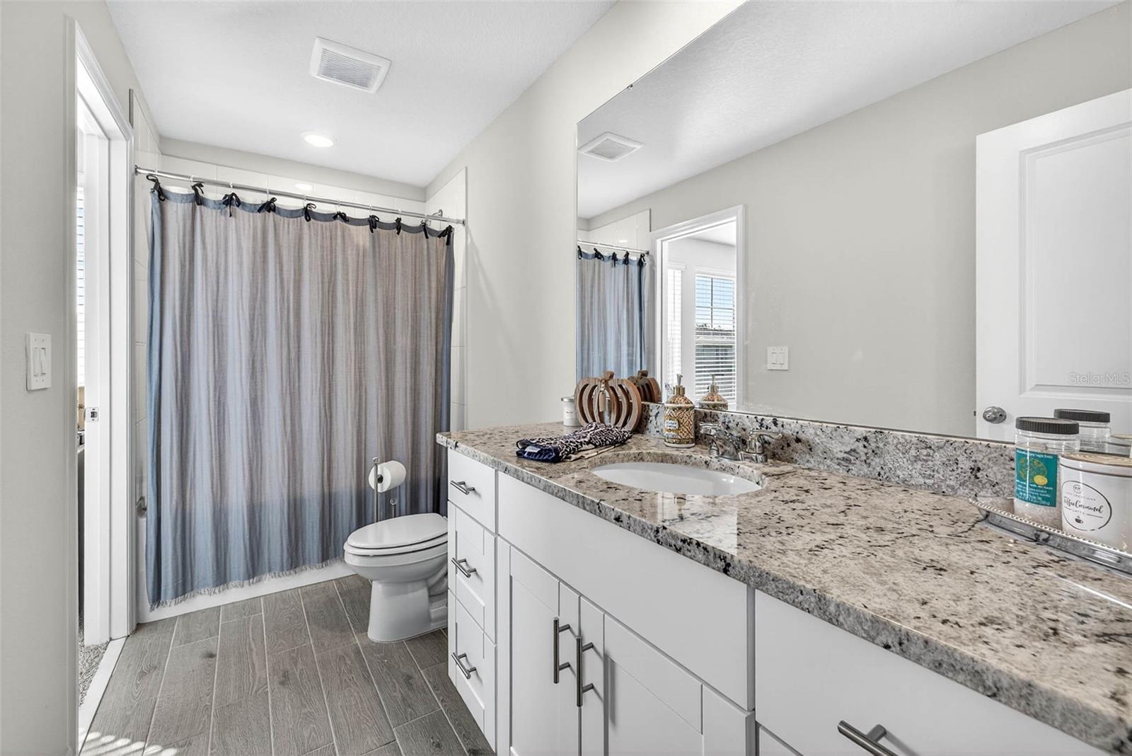 TOWNS/WATERGRASS - Residential