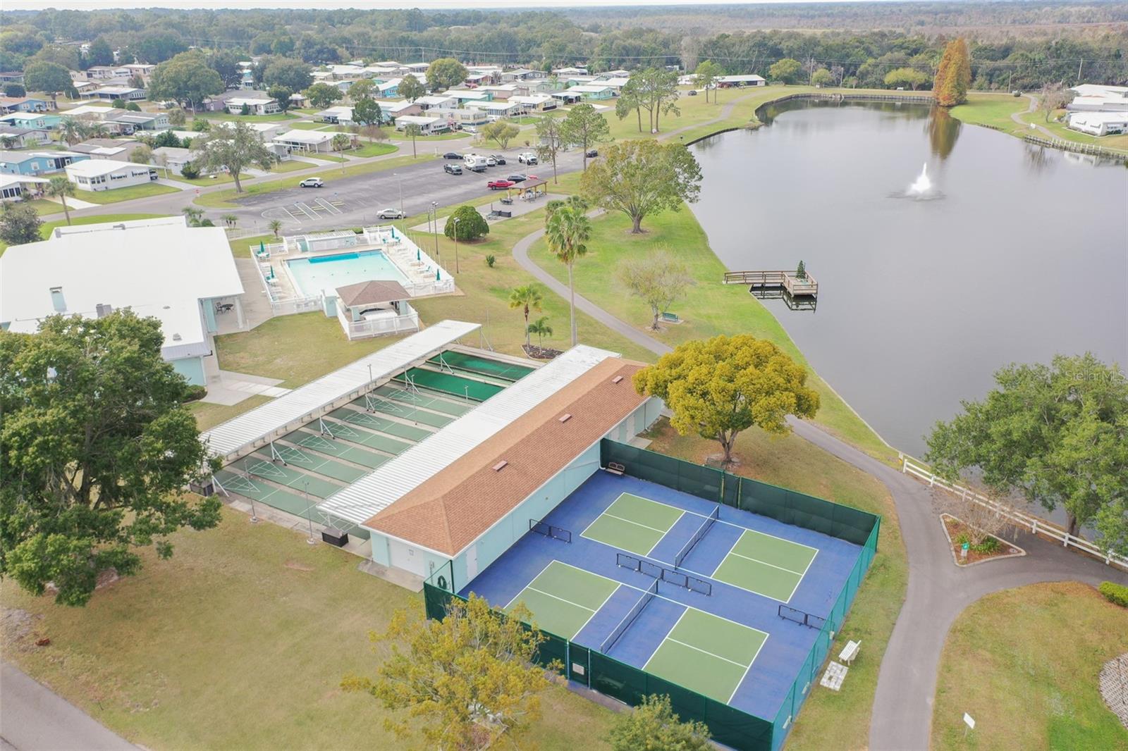 FOXWOOD LAKE ESTATES PH 01 - Residential