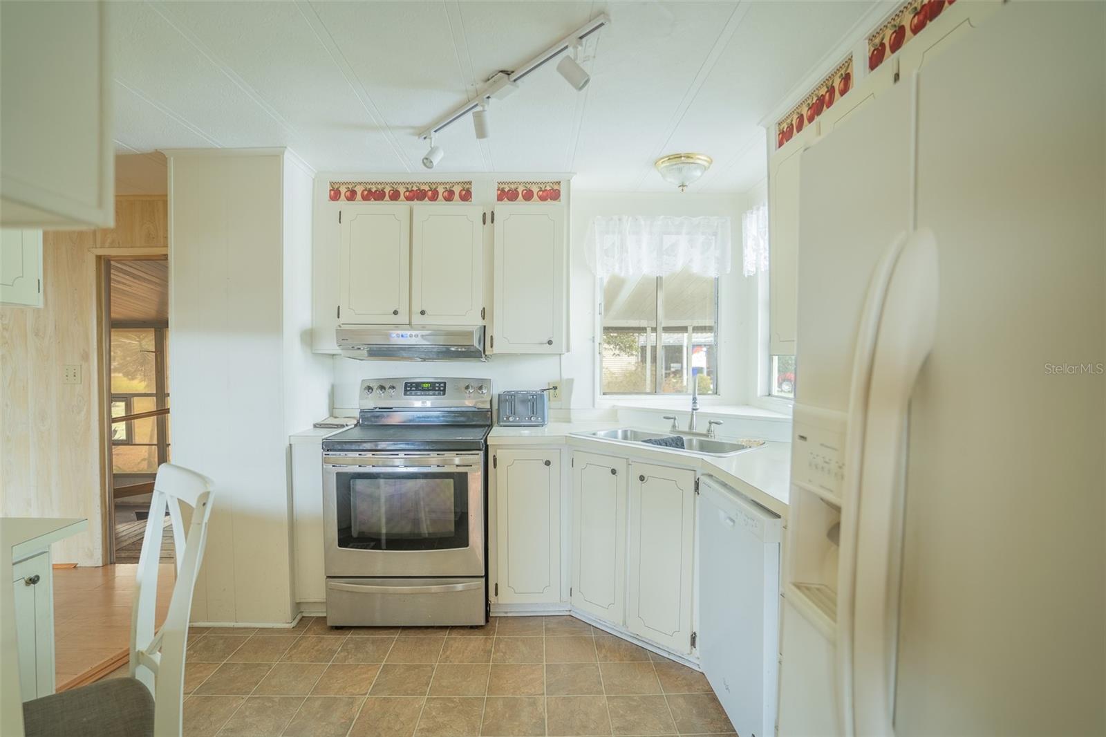 FOXWOOD LAKE ESTATES PH 01 - Residential