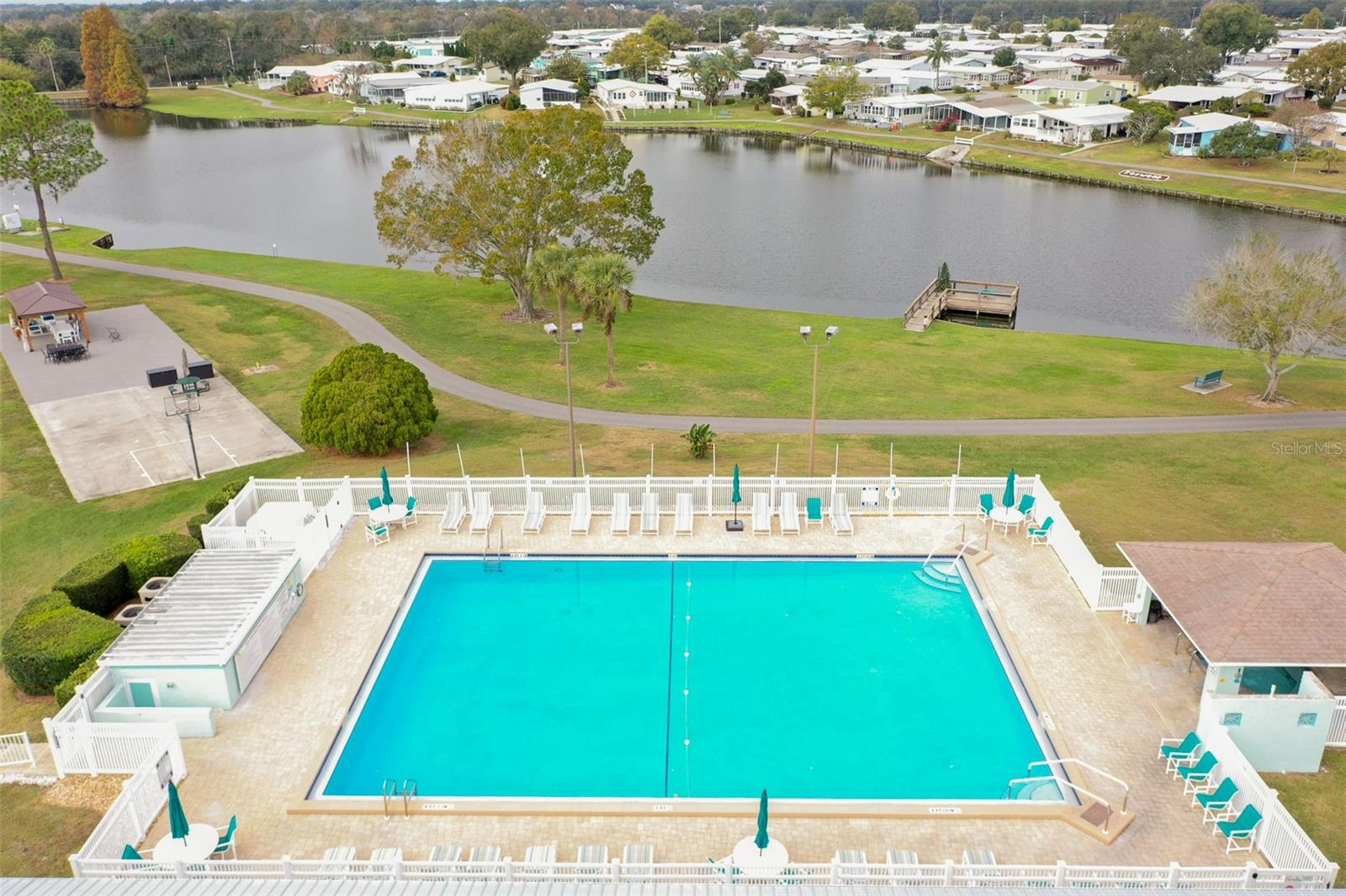 FOXWOOD LAKE ESTATES PH 01 - Residential