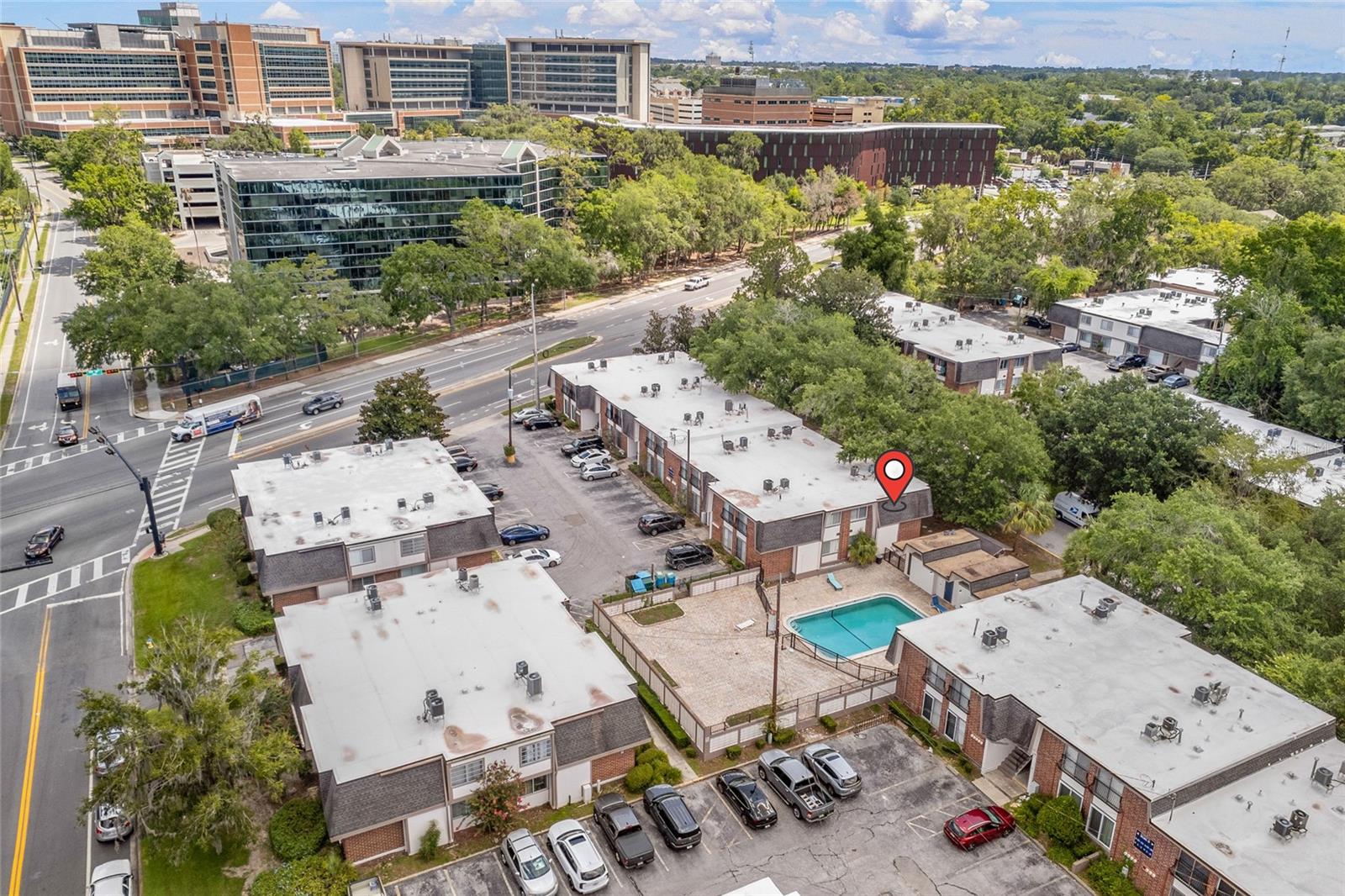 SUMMIT HOUSE - Residential