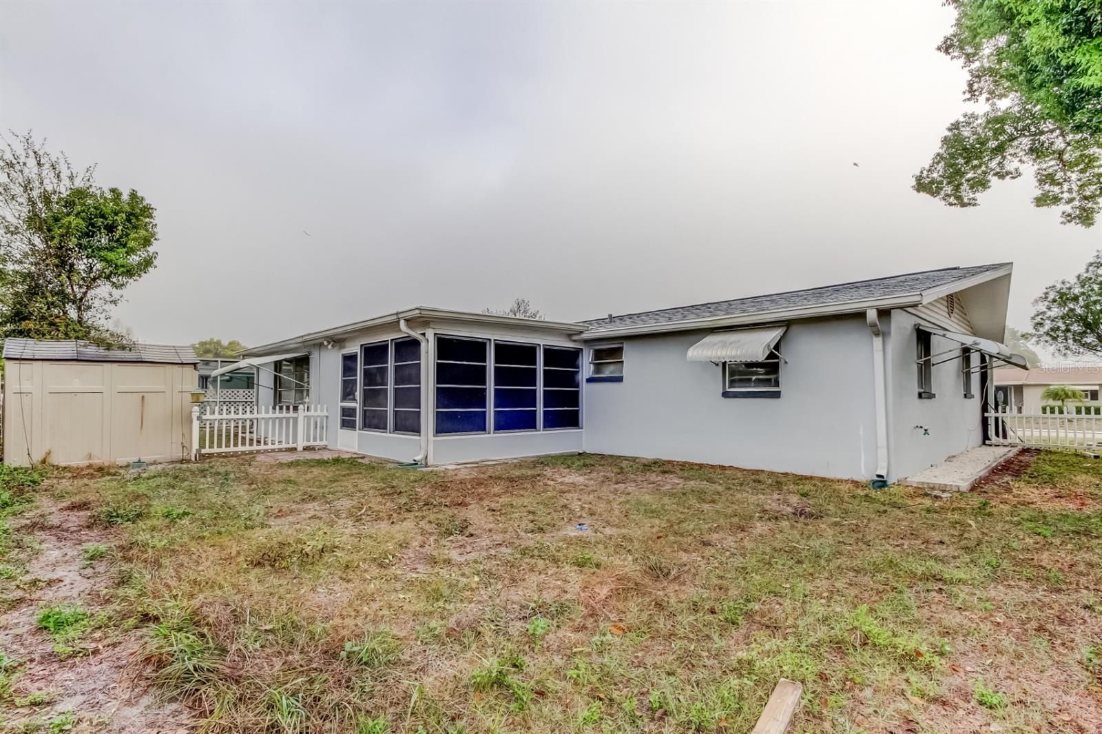 COLONIAL HILLS - Residential Lease