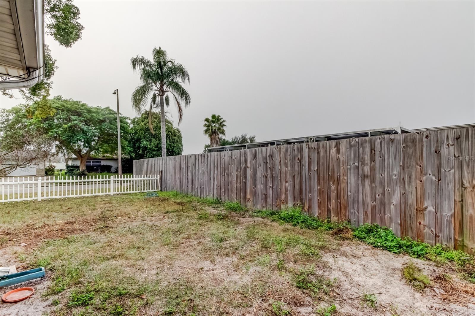 COLONIAL HILLS - Residential Lease