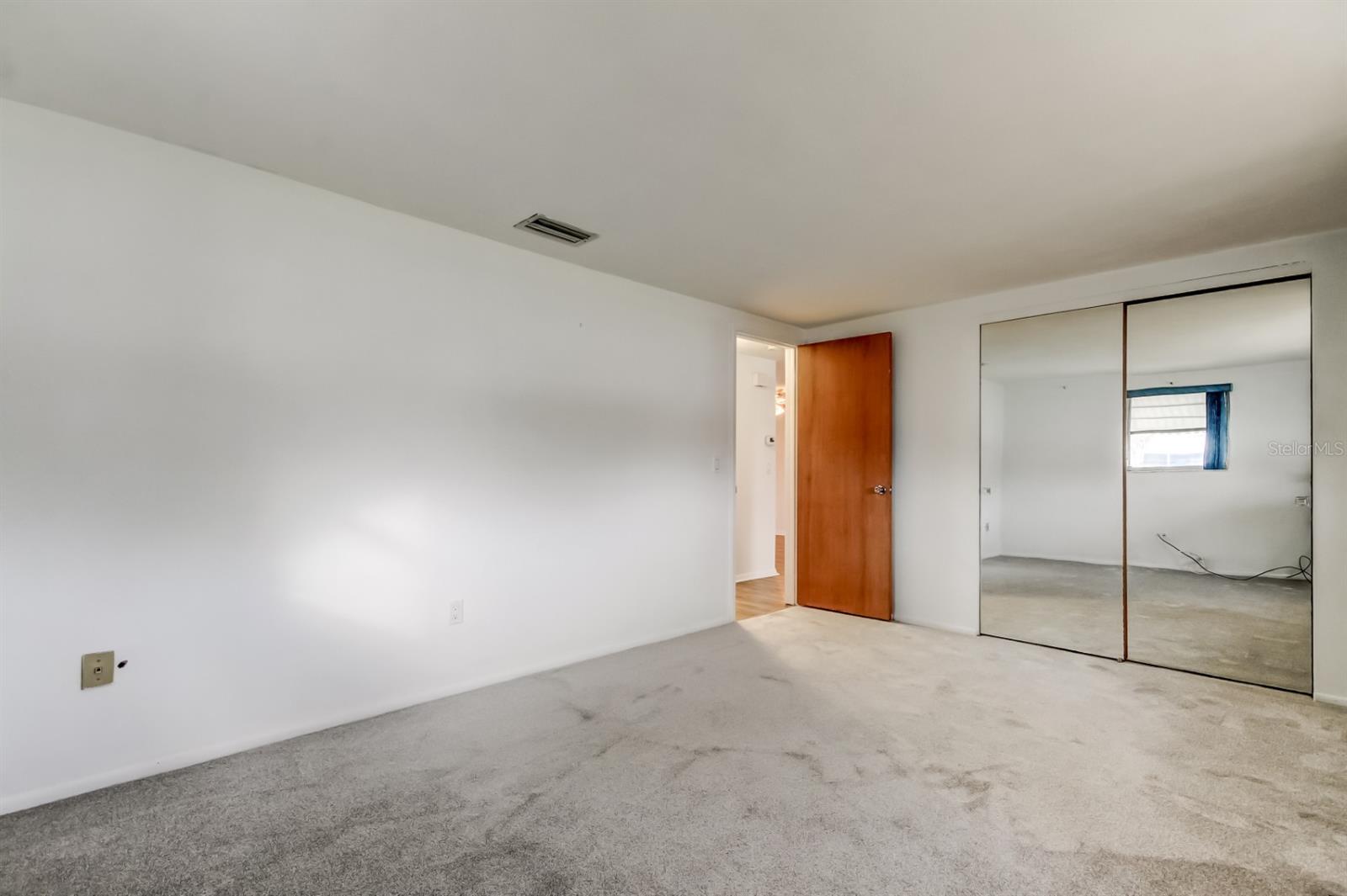 COLONIAL HILLS - Residential Lease