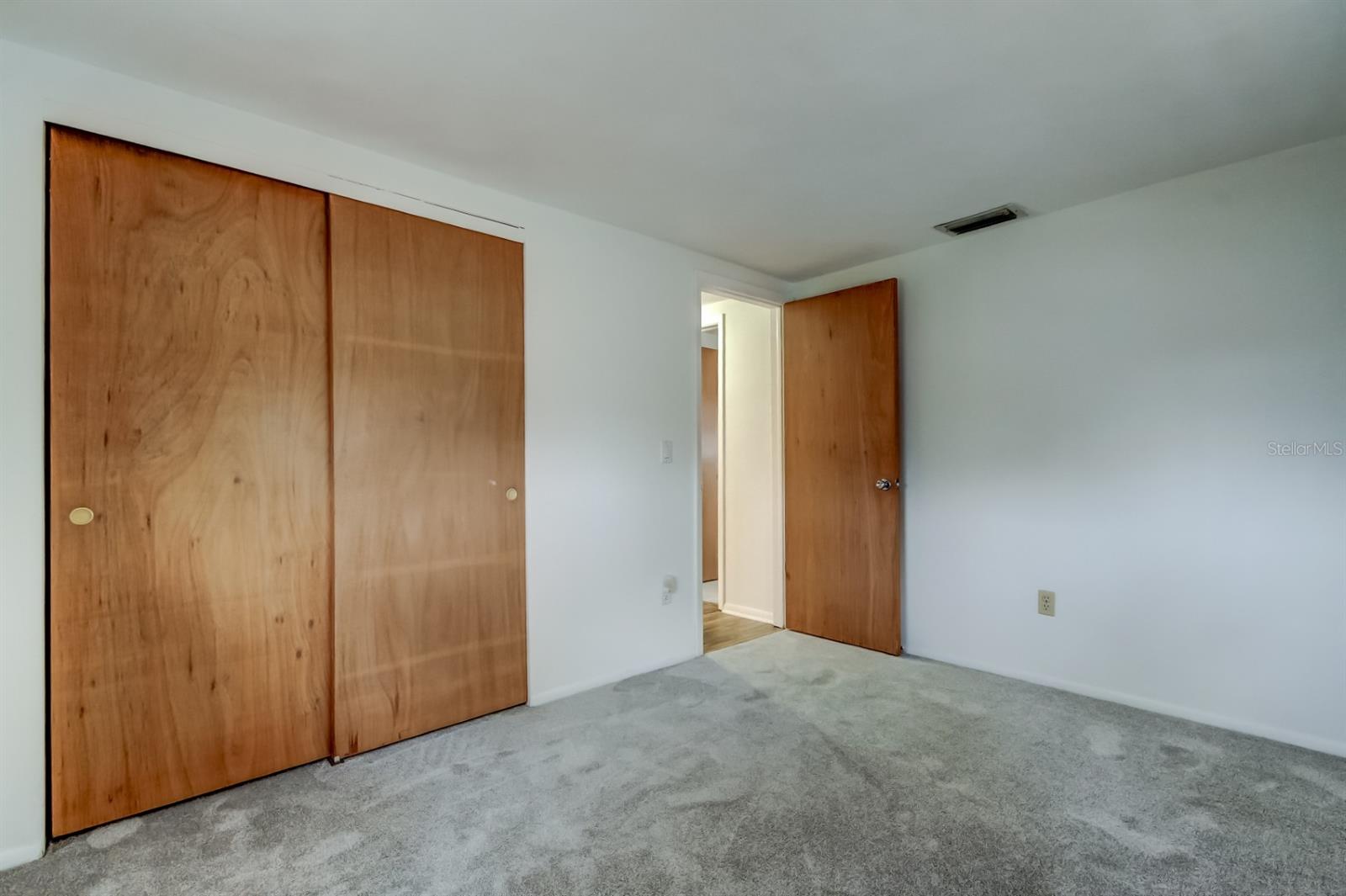 COLONIAL HILLS - Residential Lease