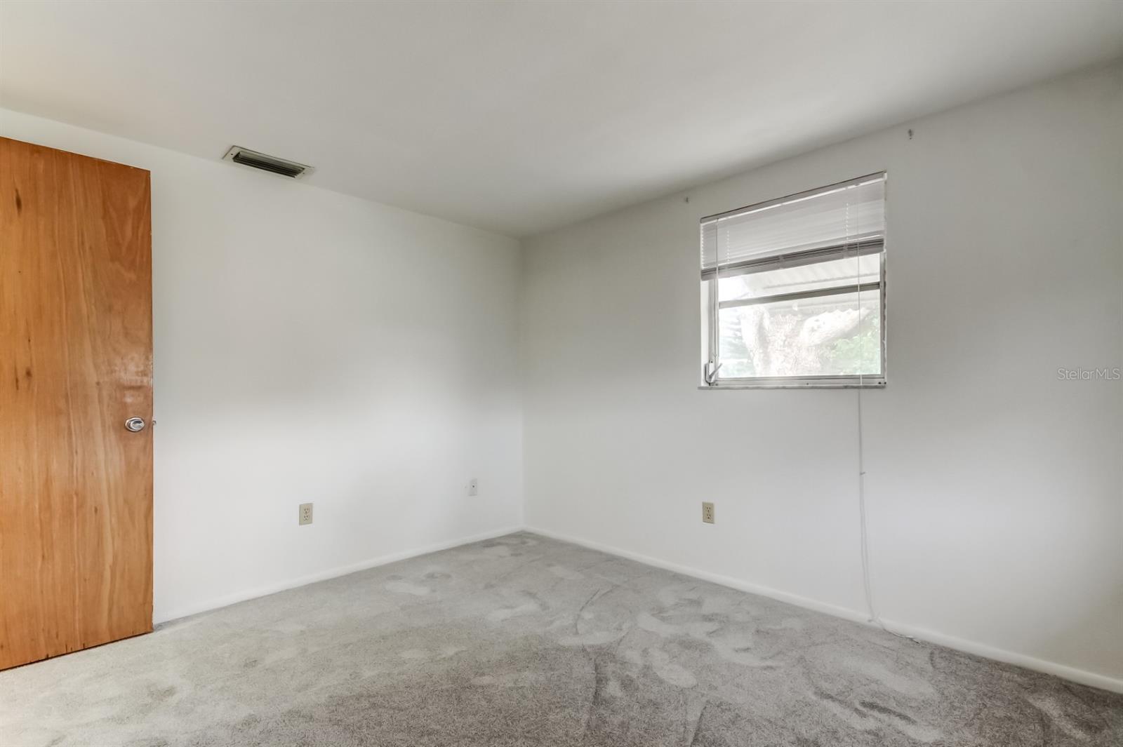 COLONIAL HILLS - Residential Lease