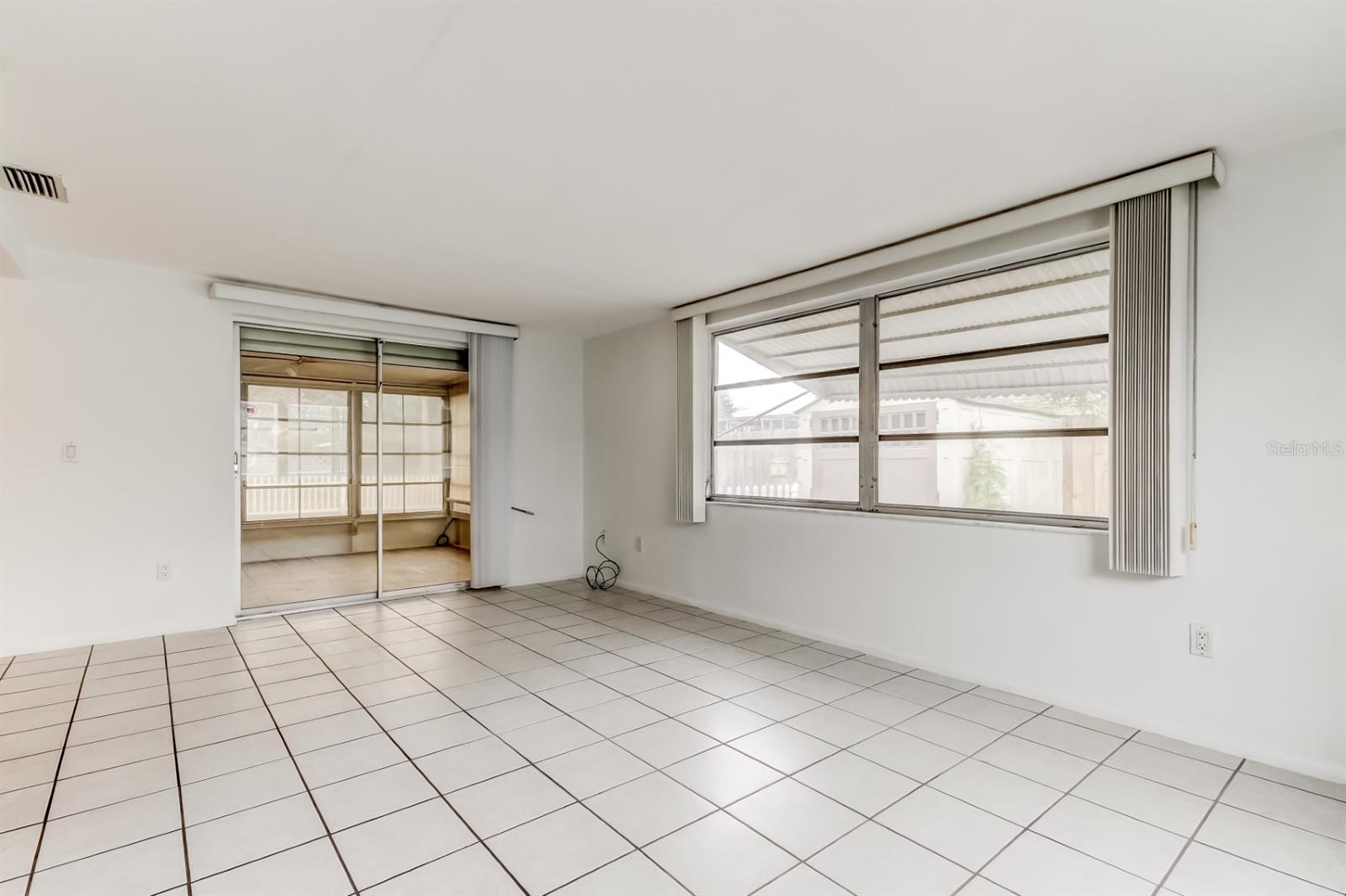 COLONIAL HILLS - Residential Lease