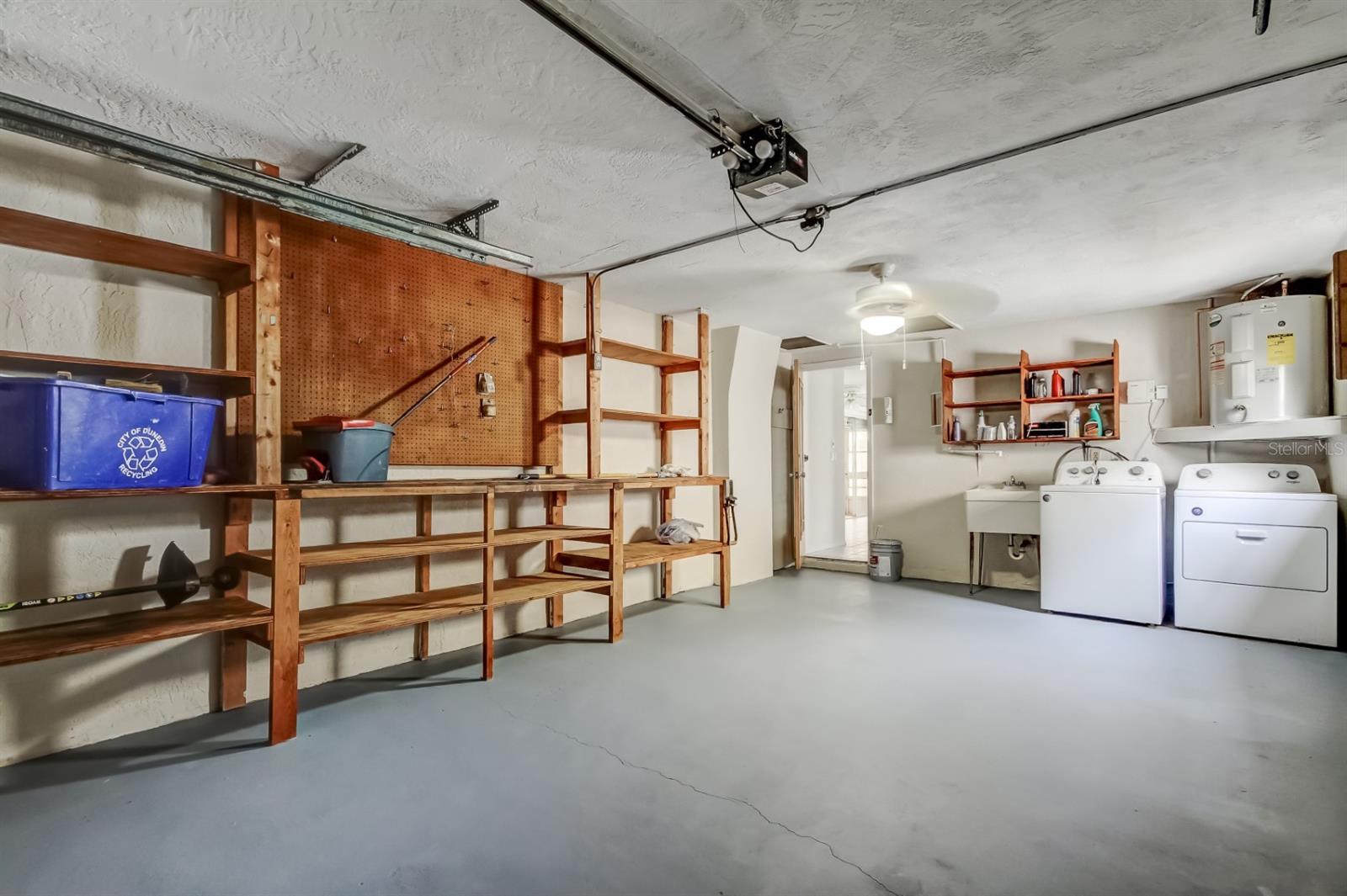 COLONIAL HILLS - Residential Lease