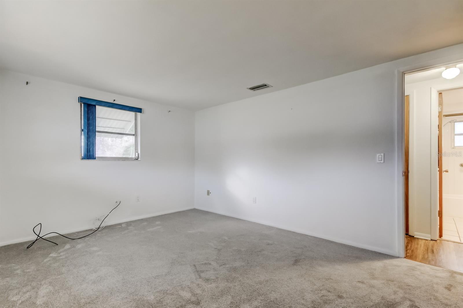 COLONIAL HILLS - Residential Lease