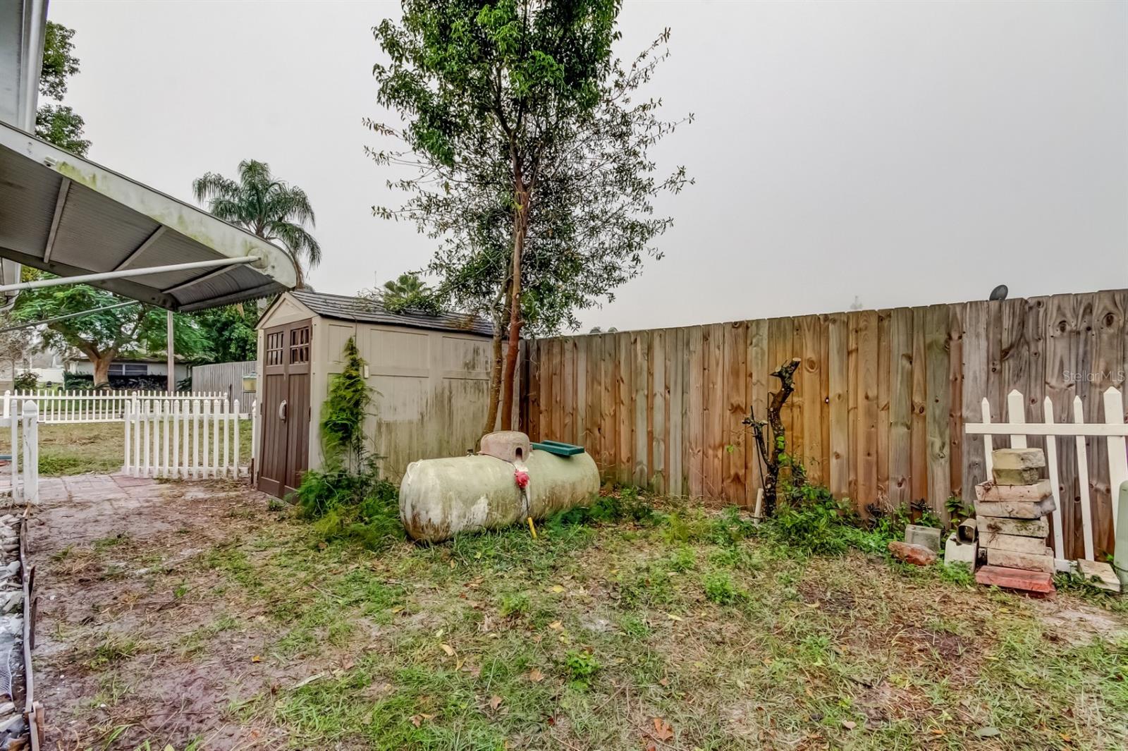 COLONIAL HILLS - Residential Lease