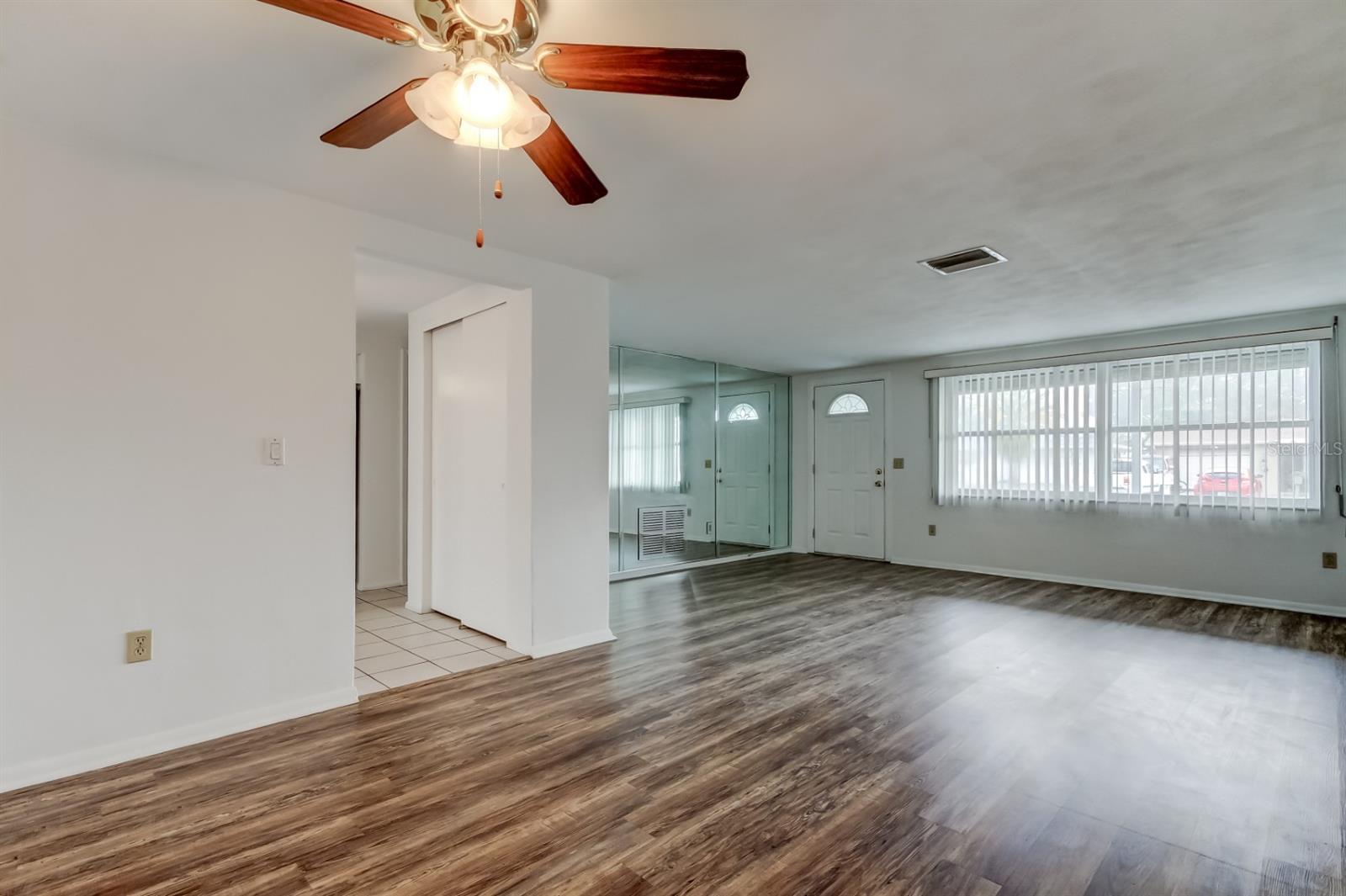 COLONIAL HILLS - Residential Lease