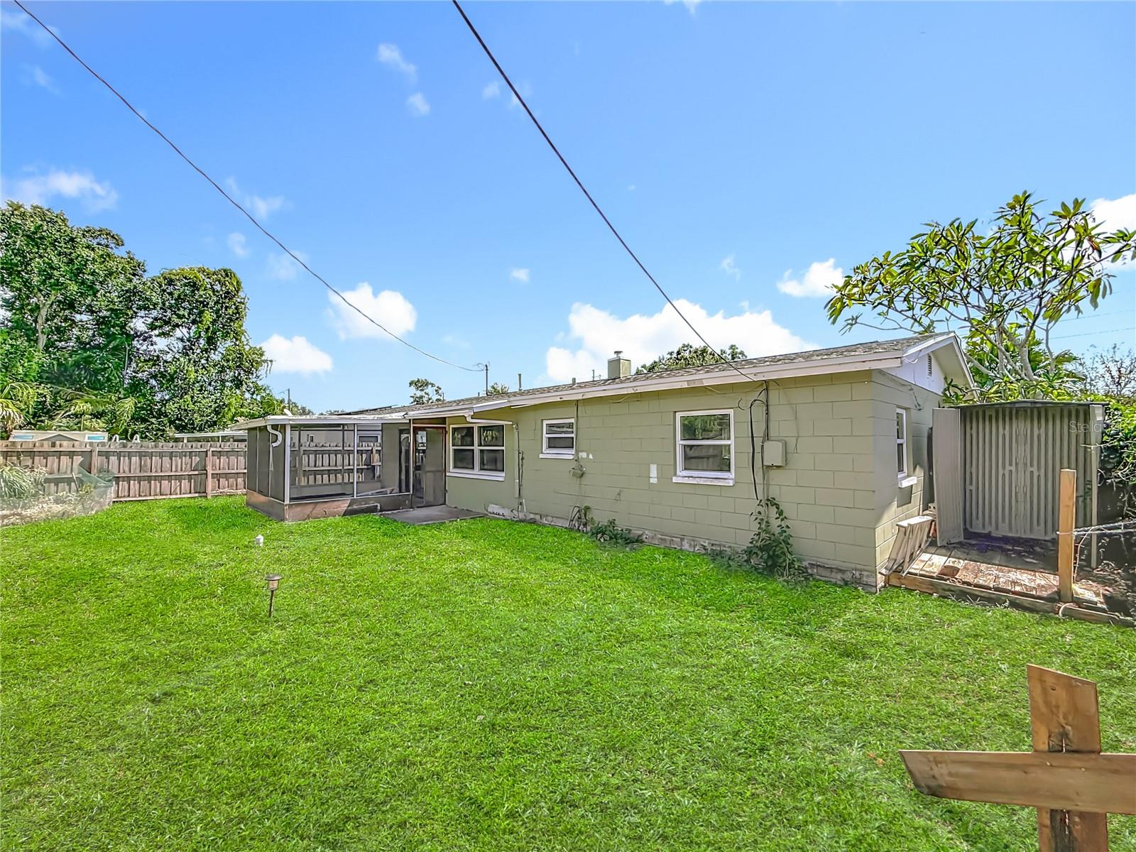 GREENDALE ESTATES 3RD ADD - Residential Lease