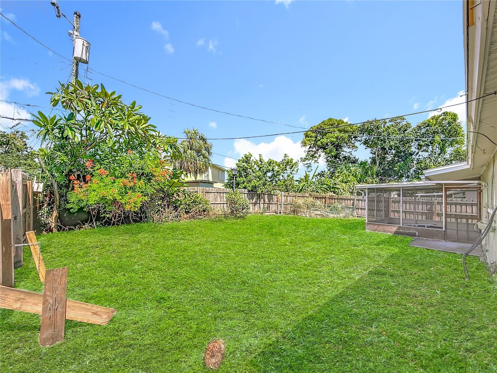 GREENDALE ESTATES 3RD ADD - Residential Lease