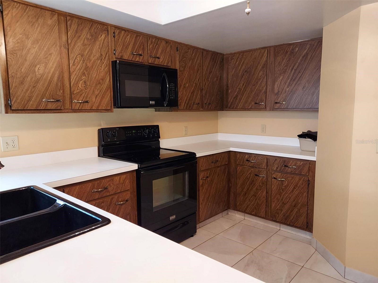 20 MID OAKS CIRCLE 20