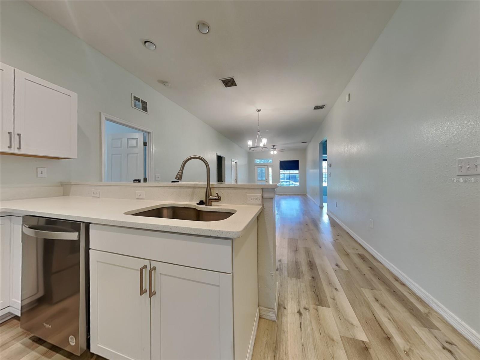 BROADWAY HEIGHTS EAST - Residential Lease