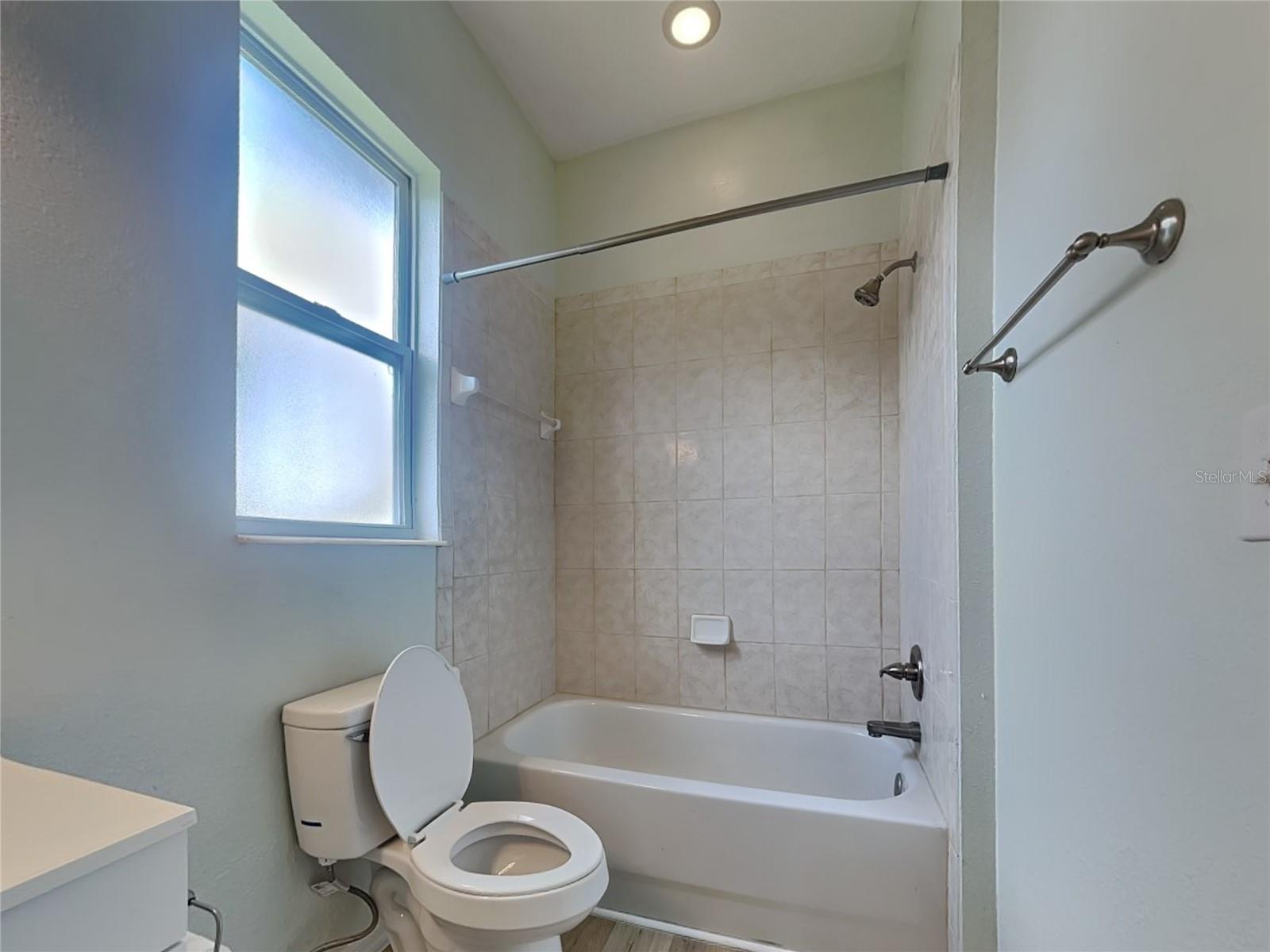 BROADWAY HEIGHTS EAST - Residential Lease