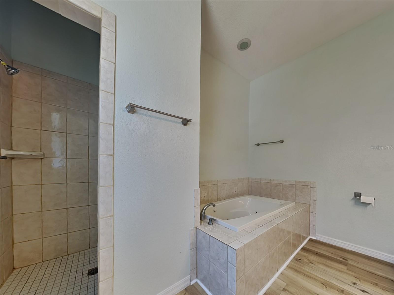 BROADWAY HEIGHTS EAST - Residential Lease