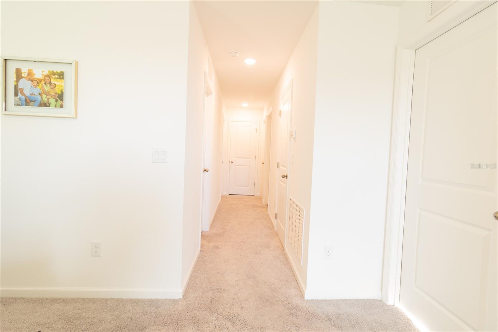 HIDDEN CREEK - Residential