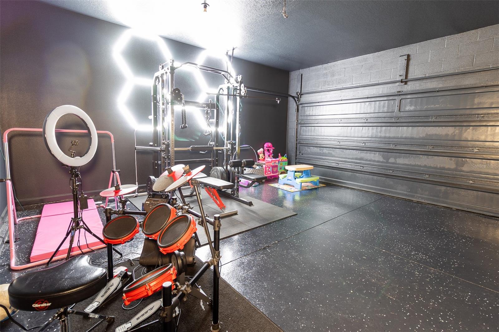 HIDDEN CREEK - Residential