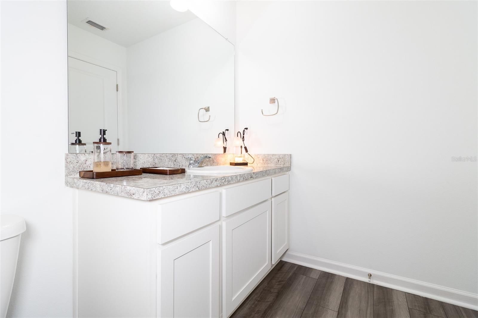 HIDDEN CREEK - Residential