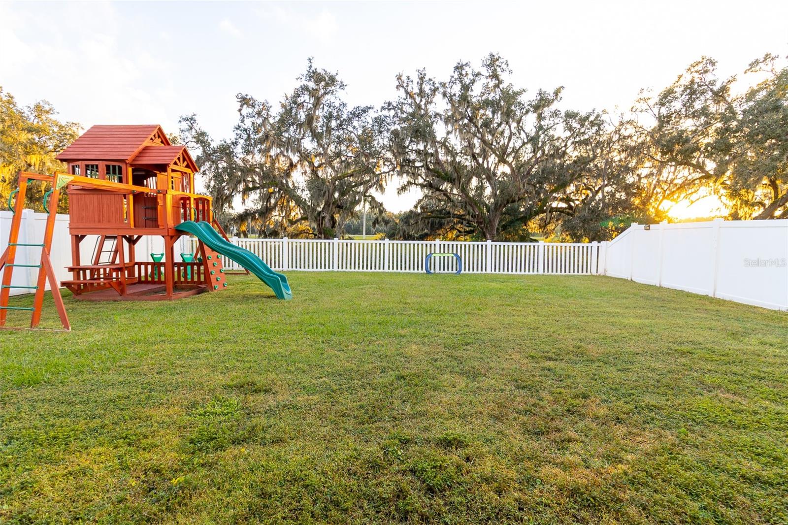 HIDDEN CREEK - Residential