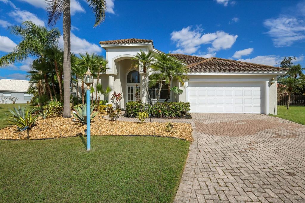 Photo of 7111 41st Lane E, Sarasota, FL 34243 (MLS # A4671341)