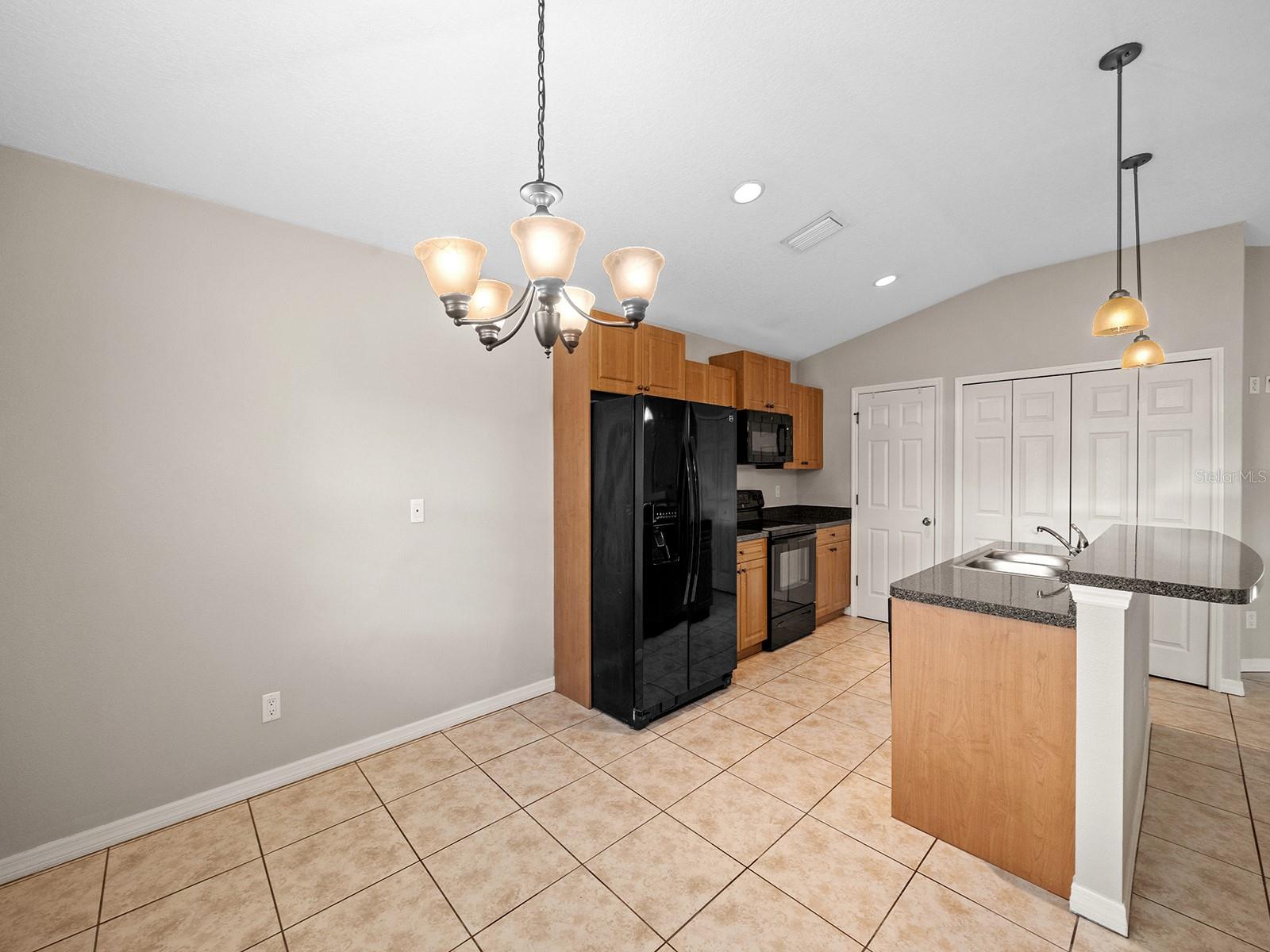 CYPRESS POND ESTATES - Residential Lease