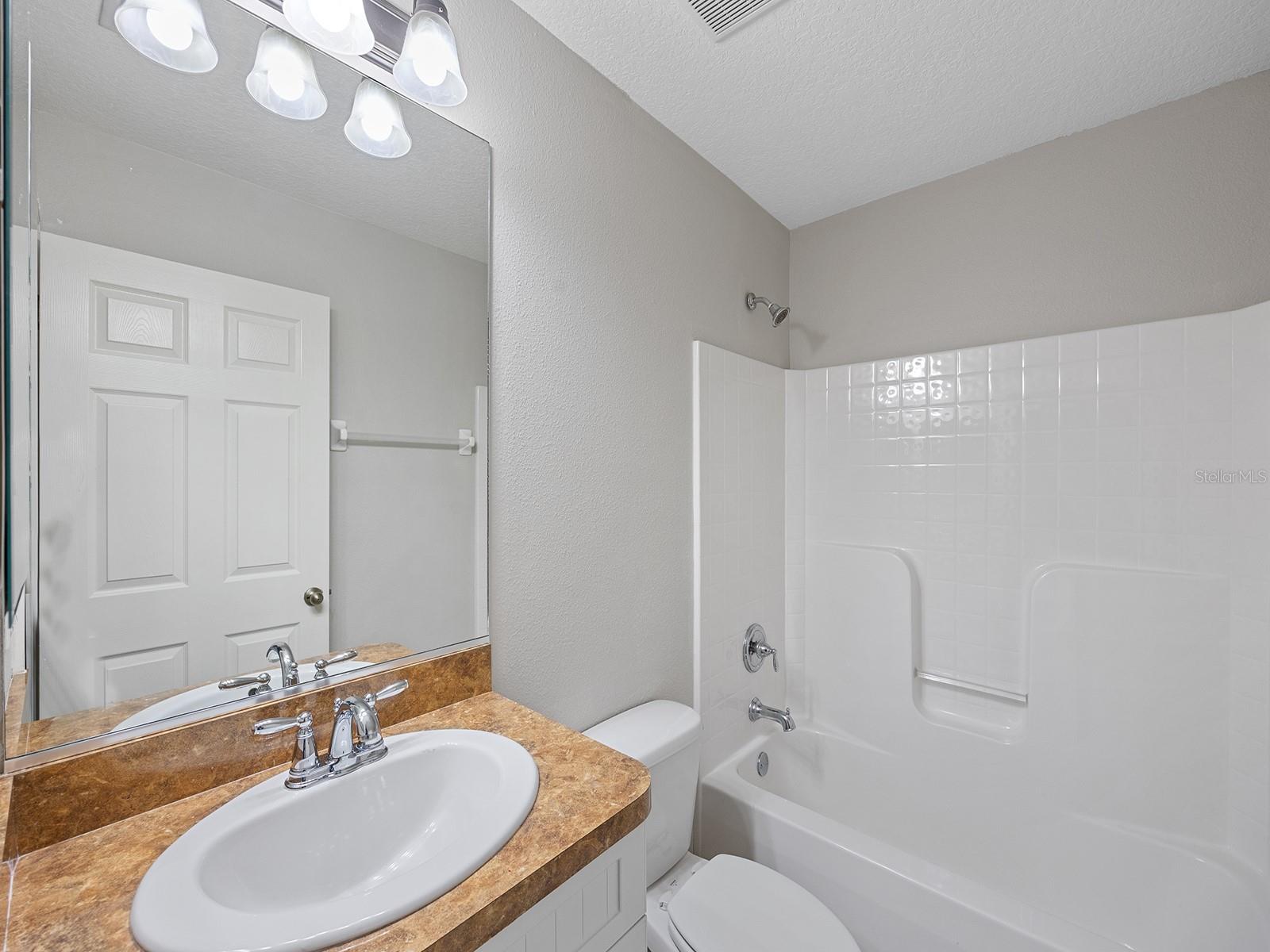 CYPRESS POND ESTATES - Residential Lease