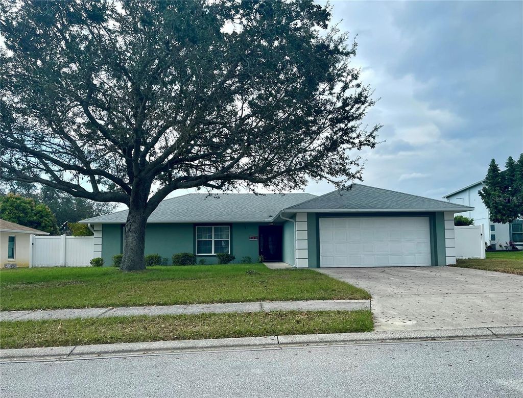 Photo of 130 Evergreen Drive, Auburndale, FL 33823 (MLS # L4959094)