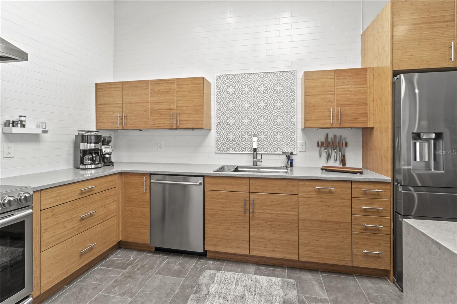 HARBOUR OAKS 2 - Residential Lease