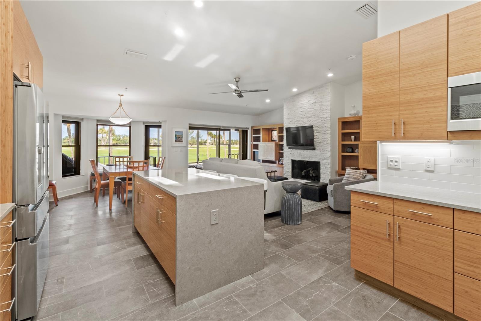 HARBOUR OAKS 2 - Residential Lease